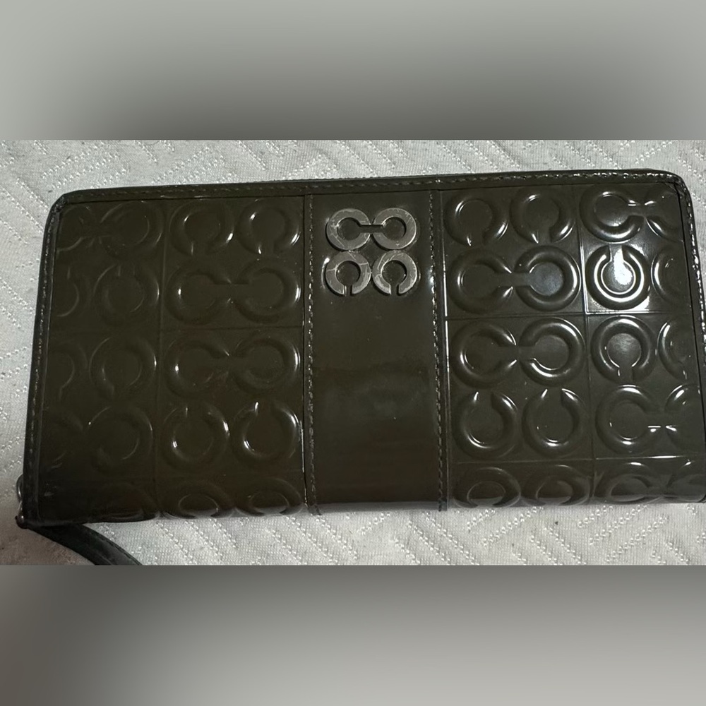 Coach Julia Patent Leather 43984 SV/CQ Charcoal Zip Around Wallet